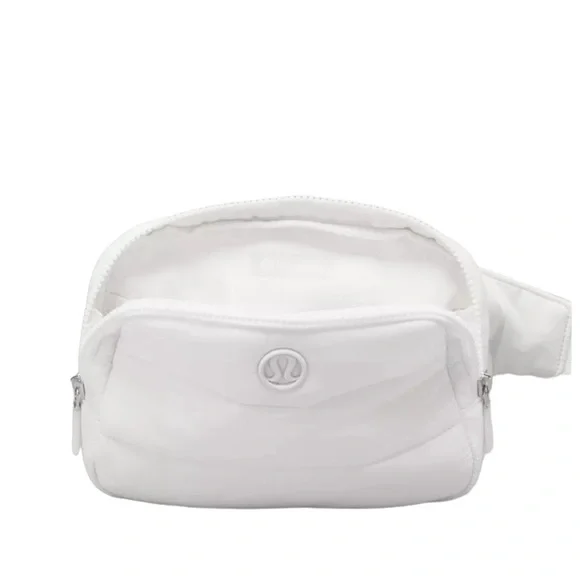 NWT Lululemon Everywhere Belt Bag 1L Wonder Puff - Picture 4 of 8